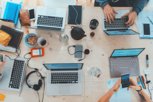 Teknologi dalam Dunia Kerja dan Bisnis